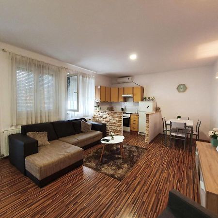 אוסילק Apartment Laura & Lucija מראה חיצוני תמונה