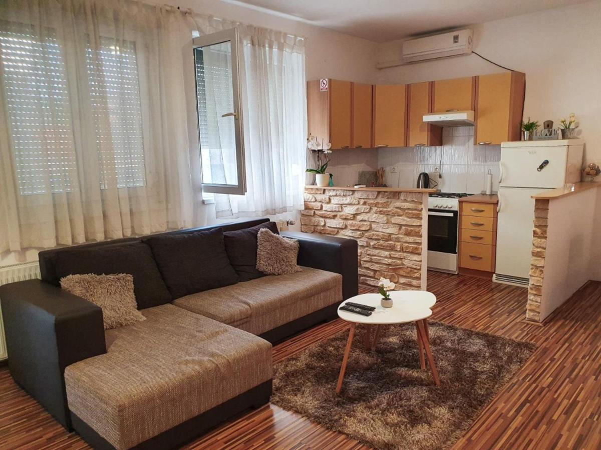 אוסילק Apartment Laura & Lucija מראה חיצוני תמונה